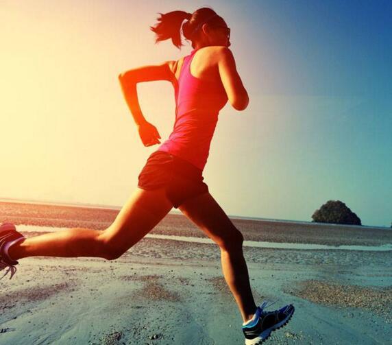 每天跑十公里一个月能瘦多少 每天跑十公里一个月能瘦多少斤