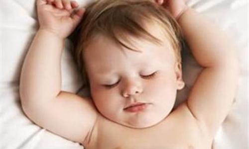 新生儿睡姿影响头型吗 妈妈们赶快注意了！