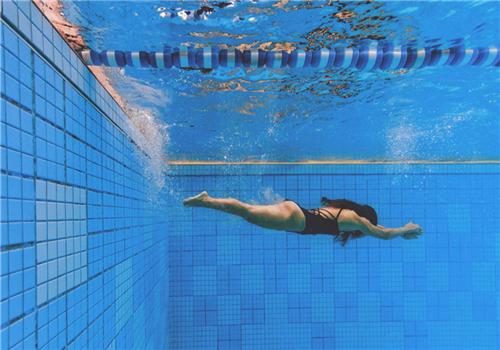 怎样游泳才能减肥 怎样游泳才能减肥最快