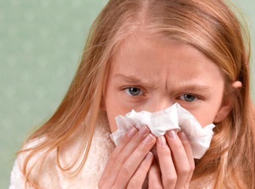 病毒性感冒和细菌性感冒区别（怎么判断病毒性感冒和细菌性感冒区别）