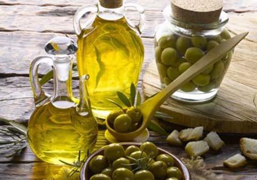 橄榄油里面含有什么 吃橄榄油有什么功效