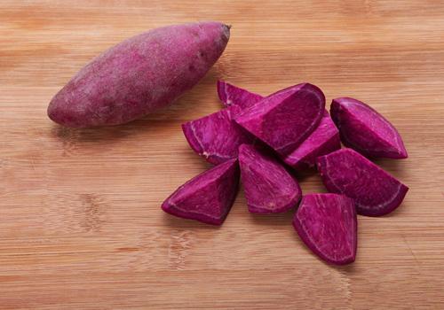 紫薯刚发小芽能吃吗 紫薯怎么辨别是否变质