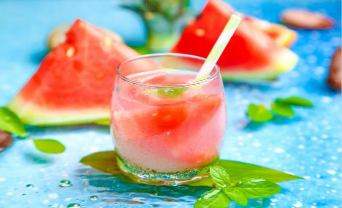 西瓜汁放冰箱能放多久 常温下西瓜汁能放几小时
