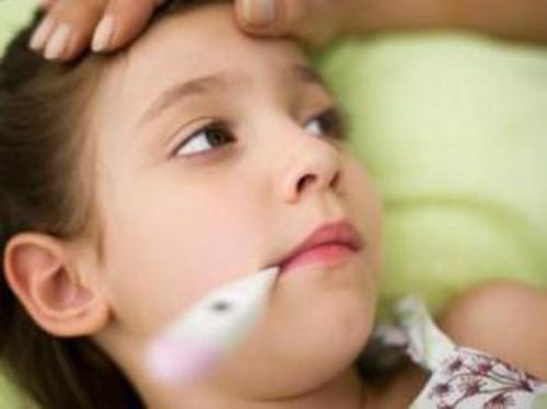 小孩持续低烧是什么原因 小孩持续低烧是什么原因是,没其他的症状