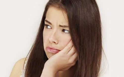 坐月子牙齿酸痛是什么原因（月子期间牙齿酸痛）