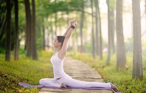 饭后练瑜伽可以减肥吗 饭后多久可以练瑜伽或者健身