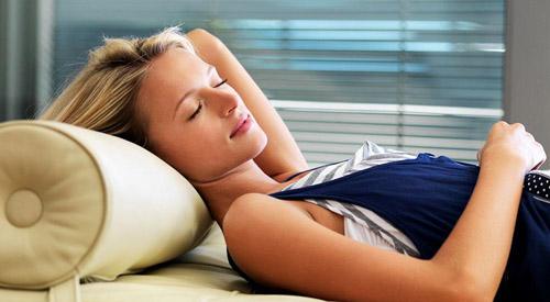 睡姿不正确会导致肩膀酸痛吗（睡姿不对导致肩膀酸痛）