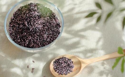 紫米的功效与作用 吃紫米要注意什么