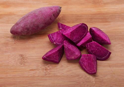 紫薯切开有白色液体能吃吗 紫薯表面有白点能吃吗