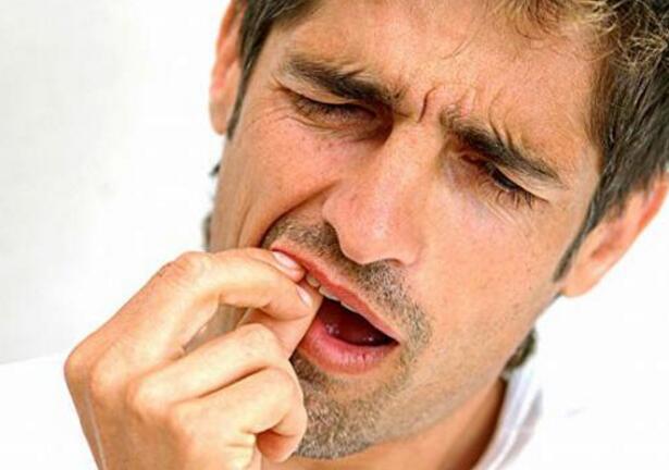 牙周病是怎么引起的 牙周病会引起什么病