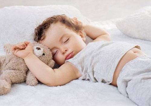 孩子几岁自己睡比较好 小孩几岁自己睡比较好