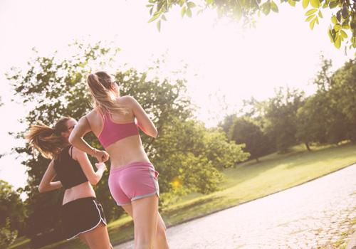 跑步减肥胸会变小吗 女性跑步如何预防胸缩水