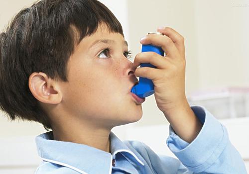 哮喘是怎么引起的（哮喘是怎么引起的成都中医哮喘如何预约）