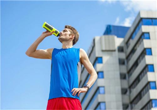 跑步可以喝蛋白粉吗 跑步可以喝蛋白粉吗?