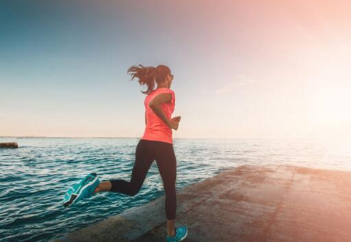 跑步一个月能瘦多少斤 每天三公里跑步一个月能瘦多少斤