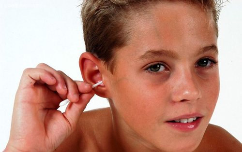 耳朵里面痒是怎么回事 耳朵里面痒是怎么回事用啥药