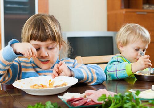小孩积食会出现哪些症状 小孩积食有什么症状