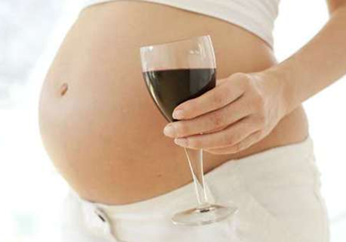 孕妇喝酒对胎儿有什么影响（孕妇喝酒对胎儿有什么影响对胎儿）