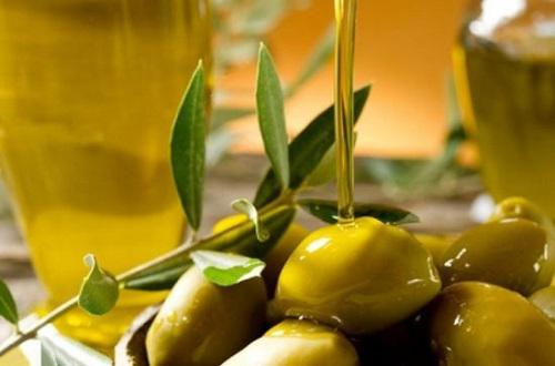 橄榄油对头发的功效与作用 橄榄油护发的正确方法