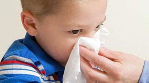 小儿咳嗽是怎么引起的（小孩咳嗽是怎样引起的）