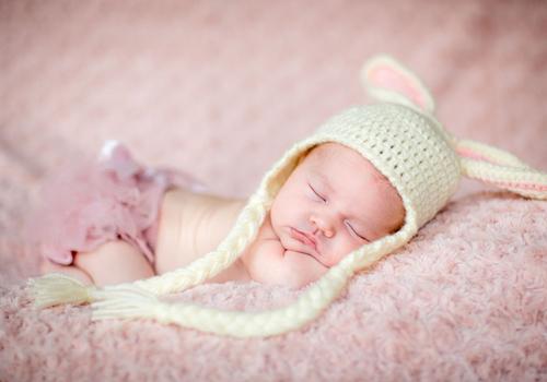 一岁宝宝睡觉出汗多是什么原因（一岁多小孩睡觉出汗多是什么原因）