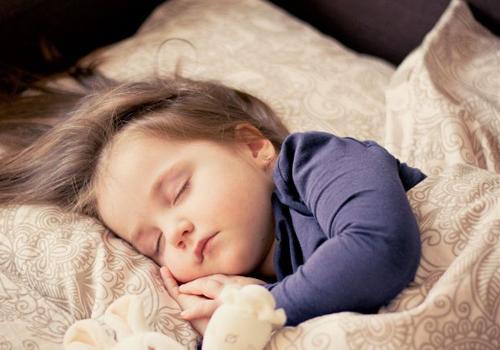 儿童晚睡有什么危害 小孩子晚睡有哪些危害