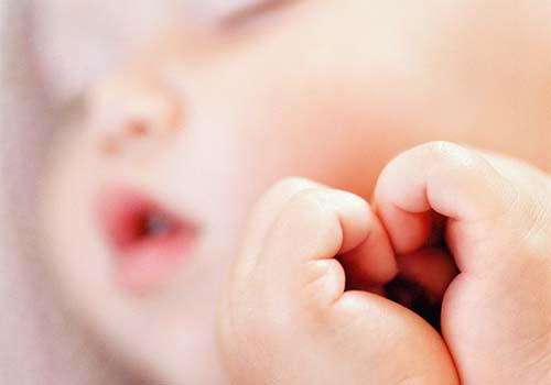 怎么知道宝宝是不是母乳性黄疸 宝宝黄疸怎么知道是不是母乳性黄疸