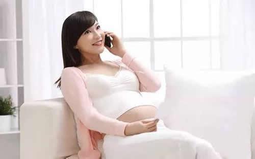 孕妇长时间玩手机对胎儿有影响吗（孕妇玩手机时间长了对胎儿有什么影响）