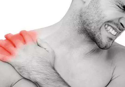 肩周炎是怎么引起的（急性肩周炎是怎么引起的）