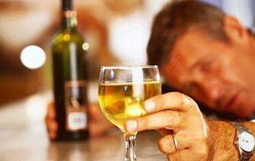 过度饮酒对身体的危害 喝酒后吃什么对身体好