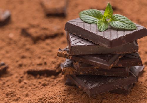 巧克力发白还能吃吗 巧克力保存温度是多少