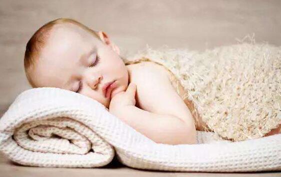 婴儿夜啼是什么原因 婴儿夜啼的原因可能有以下哪些