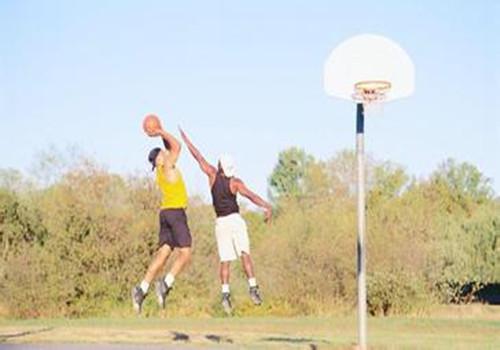 篮球运动常见的损伤有哪些 篮球运动常见的损伤有哪些?如何处理?
