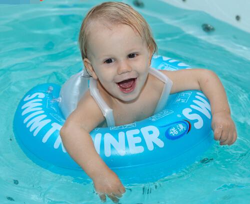 婴儿游泳多久一次 婴儿一般多久游一次泳