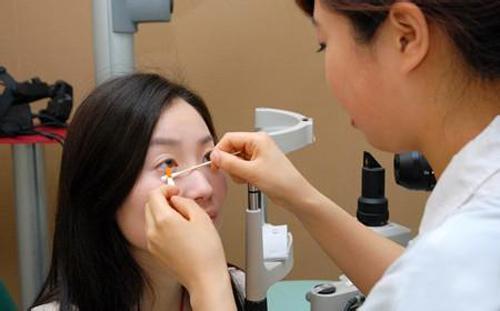 干眼症是什么原因引起的 干眼症是什么原因引起的?能治好吗