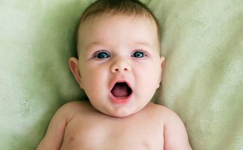 宝宝长牙发烧会持续多久 宝宝长牙引起的发烧会持续多久