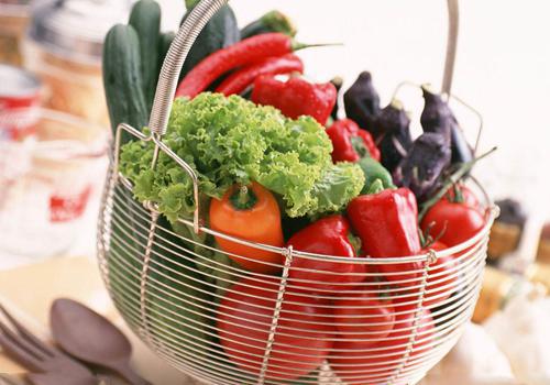 芹菜、木耳、醋泡花生，吃这些东西可以降血压吗？血压高吃什么食物好