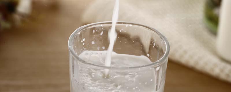 怎样判断奶粉受潮 怎么判断奶粉受潮