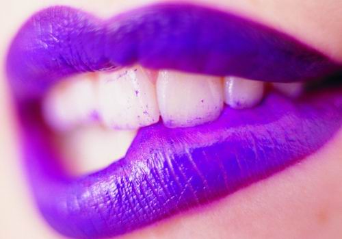 嘴巴发黑发紫什么原因 嘴巴经常发黑发紫