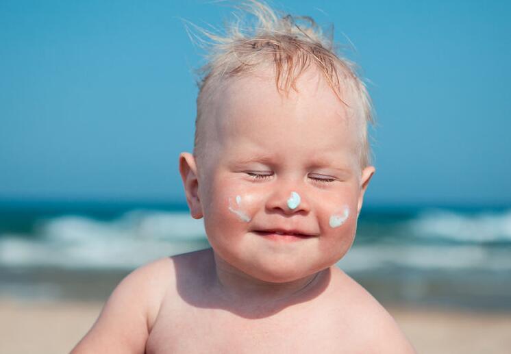 宝宝怎么防晒 宝宝娇嫩的肌肤防晒尤其重要的哦！