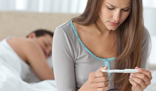 怀孕一个月用验孕棒能测出来吗（怀孕一个月可以用验孕棒测出来吗?）