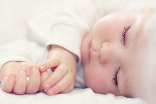 宝宝几点睡觉最好 1岁半宝宝几点睡觉最好