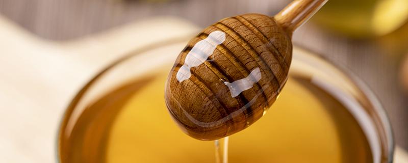 蜂蜜有哪些功效 蜂蜜适合什么人食用