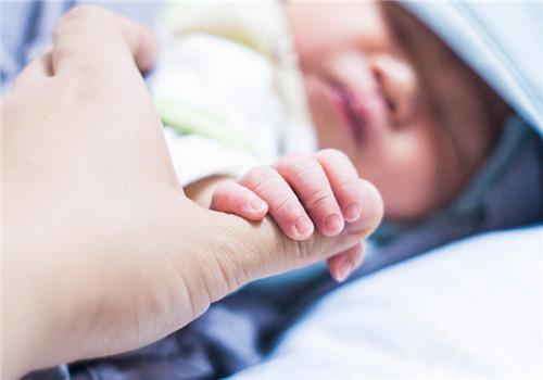 新生儿感冒可以打疫苗吗 新生儿感冒能打疫苗吗