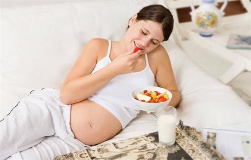 孕妇感冒喉咙痛吃什么好得最快（孕妇感冒喉咙痛吃什么好得最快的方法）