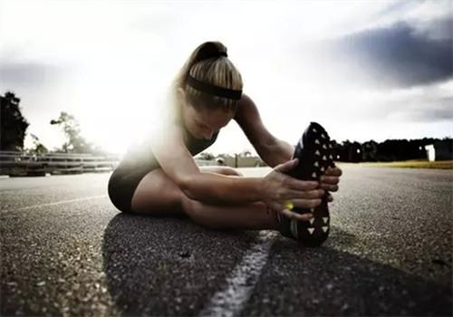 快走和慢跑哪个减肥效果好 早上快走和慢跑哪个减肥效果好