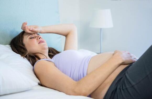 孕妇头痛是什么原因（孕妇头痛是什么原因造成的）