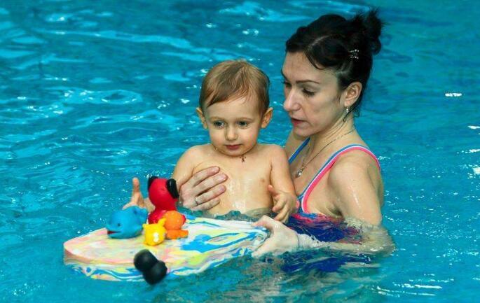 幼儿游泳有什么技巧（幼儿游泳有什么技巧吗）
