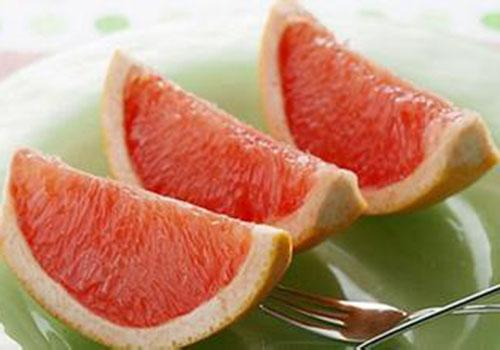 吃柚子能降血糖吗 吃柚子能降血糖吗多少较合适