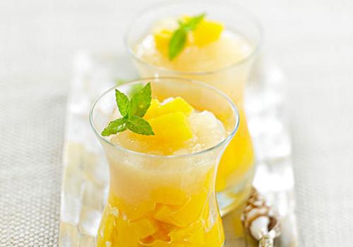 柠檬榨汁和什么搭配好 搭配橙子、金橘、菠萝更佳！